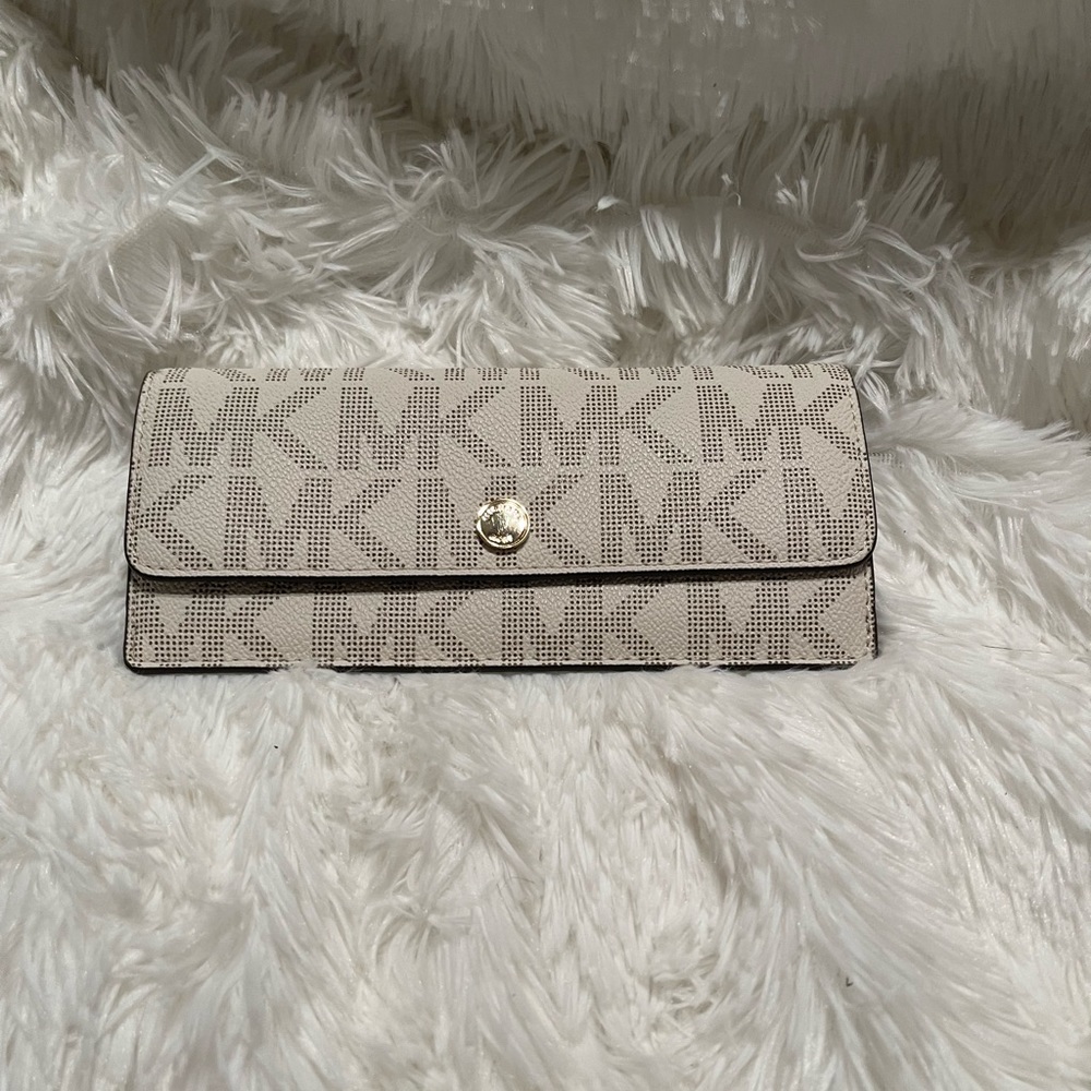 Michael Kors Envelope Wallet